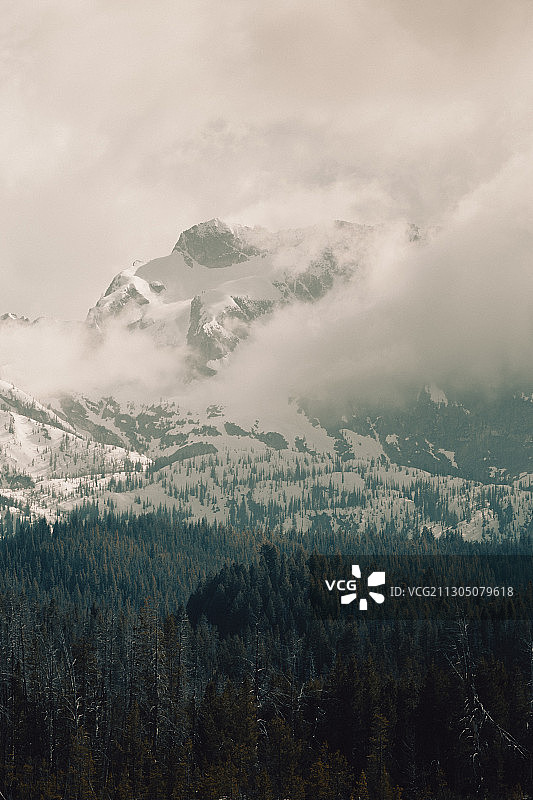 美国爱达荷州斯坦利山区云景图片素材