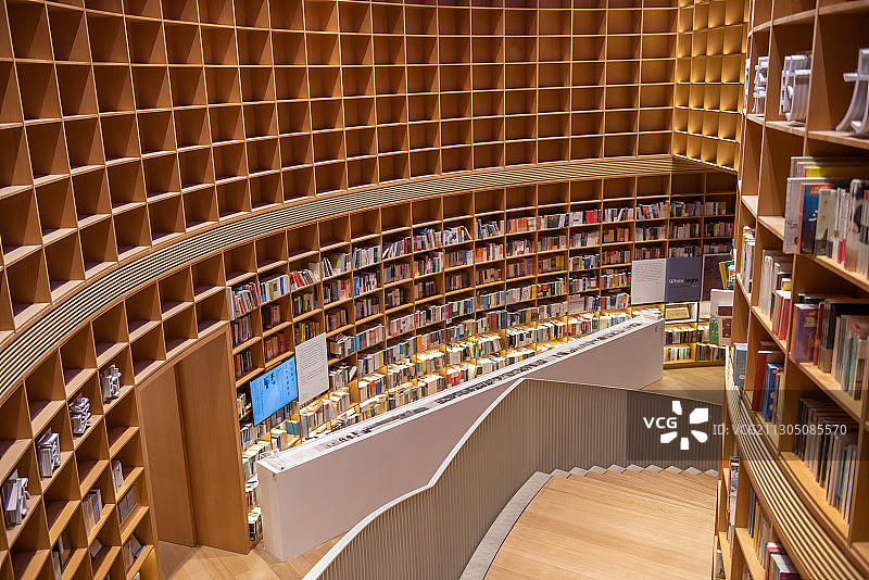 图书馆书籍书架，上海光的空间图书馆图片素材