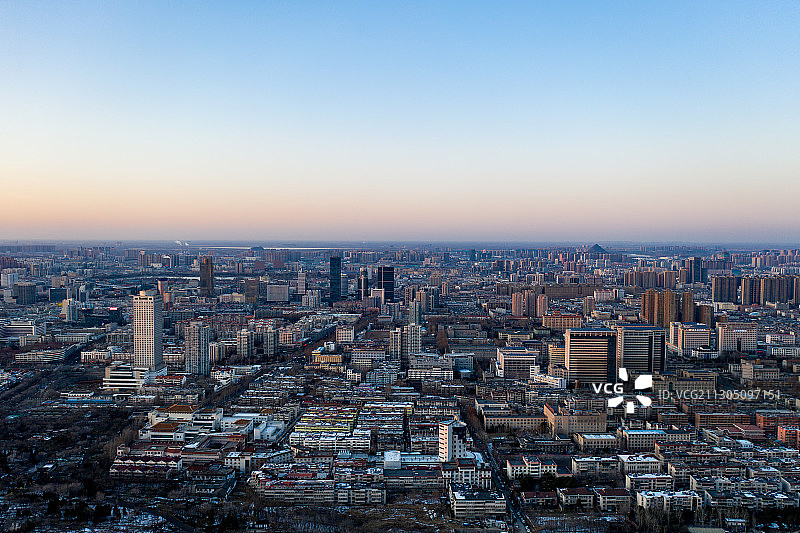 暮色中的济南老城区（冬季）图片素材