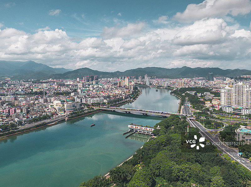 广东河源东江一江两岸城市格局图片素材