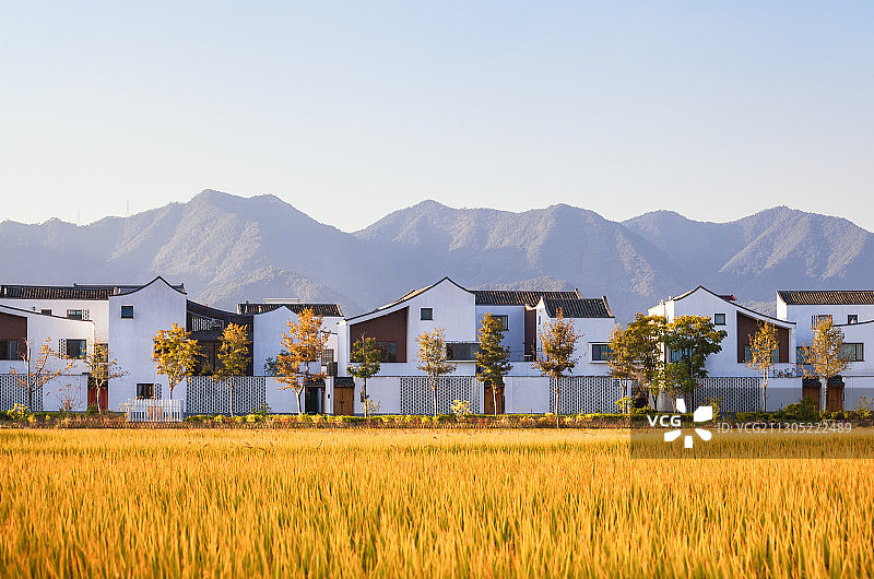 中国杭州市富阳区东梓关村日落田园自然风光图片素材