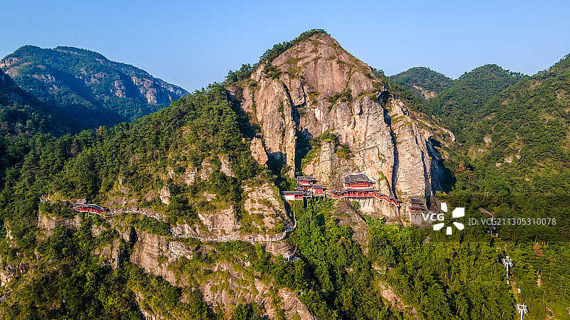 悬崖上的寺庙图片素材