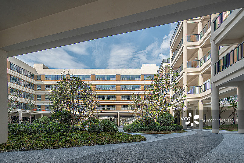 现代化学校校园图片素材