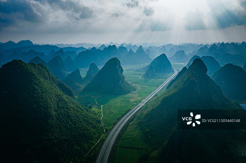 中国广西崇左市喀斯特地貌峰林自然风光航拍图片素材