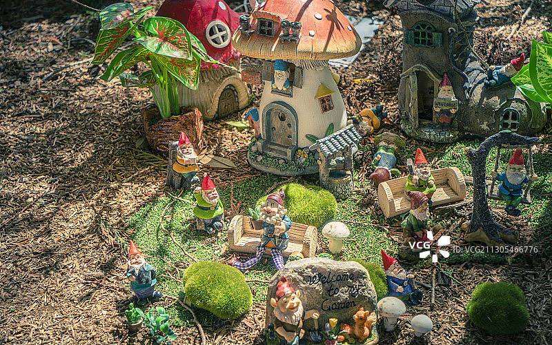 微缩花园城堡图片素材