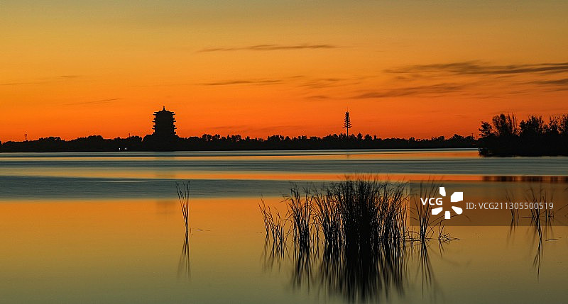 晚霞中的甘肃省高台县大湖湾风景区图片素材