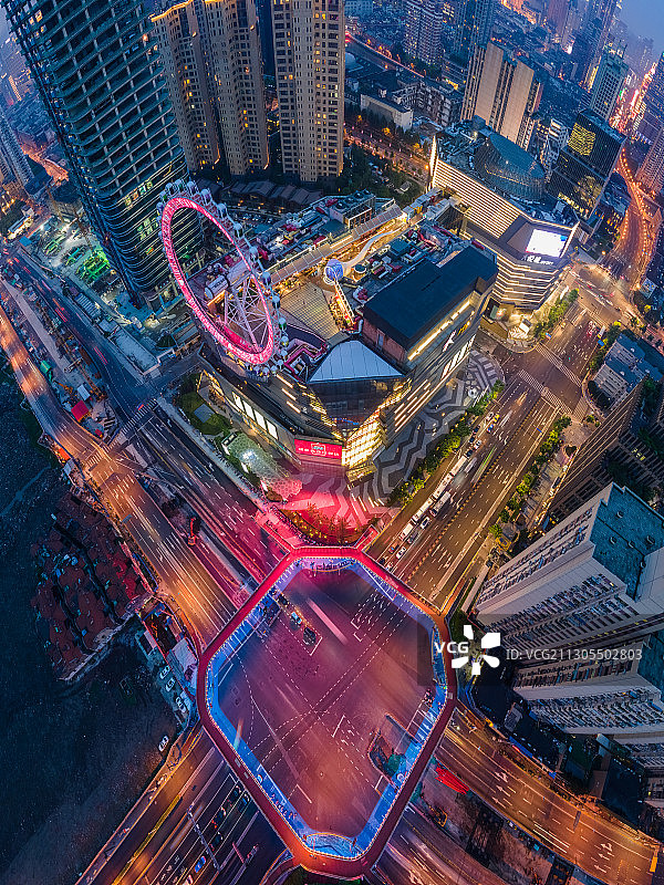 航拍视角下的大悦城与海宁路西藏北路天桥最后的合影，天桥目前已图片素材