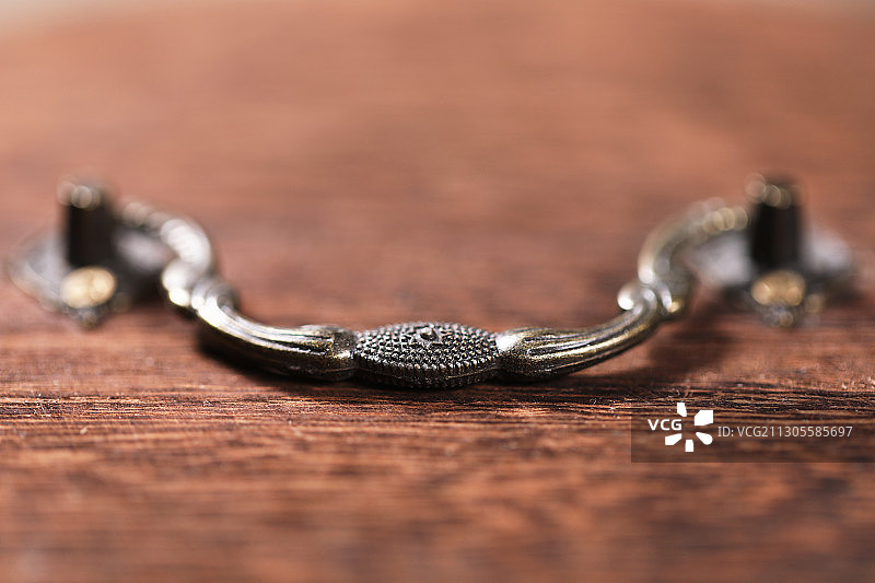 工艺完美的木桶锁扣与把手图片素材