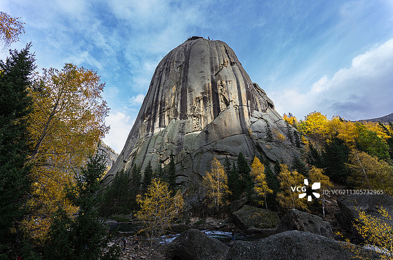 可可托海石钟山图片素材