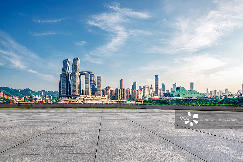 空旷的广场和朝天门来福士广场建筑群背景图片素材