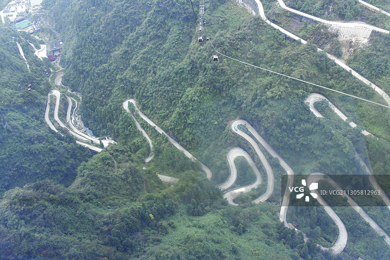 湖南张家界天门山盘山公路图片素材