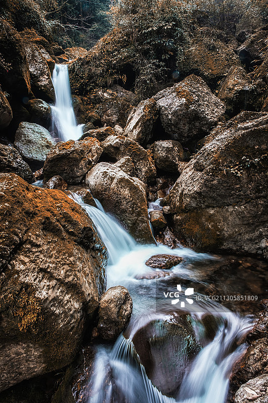 入秋的青城山，清泉石上流图片素材