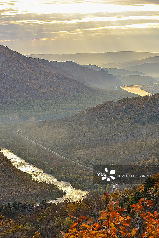 伊春市南岔区绿潭朝阳丁达尔图片素材
