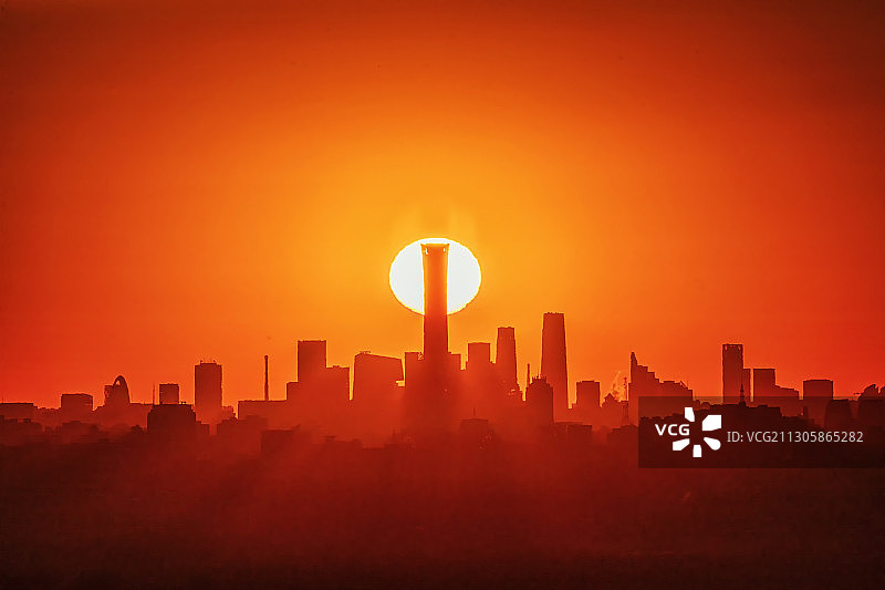 北京中信大厦悬日图片素材