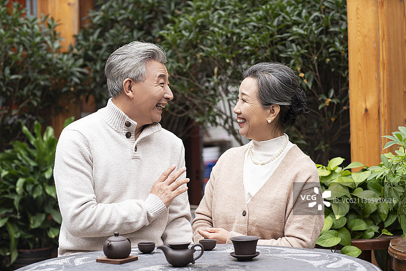 幸福的老年夫妇图片素材