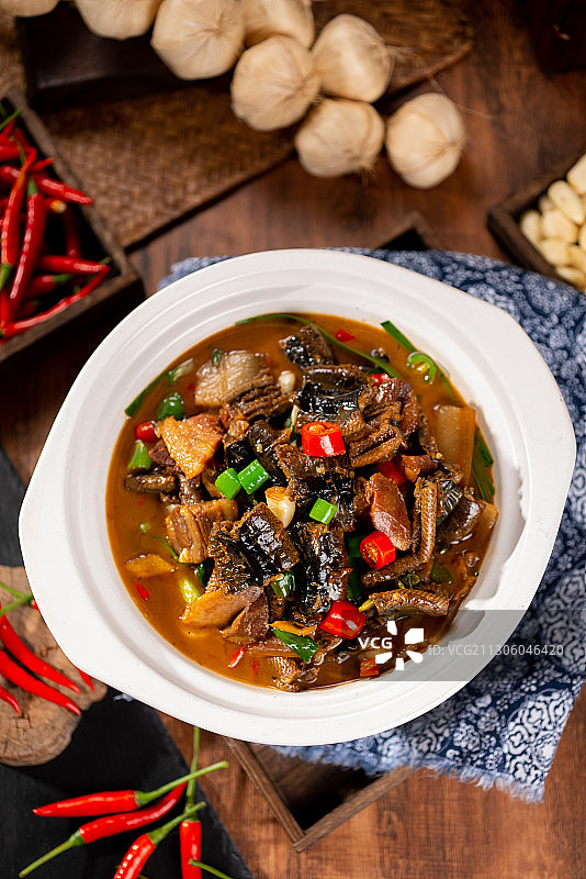 刀板香腌猪肉烧黄鳝图片素材