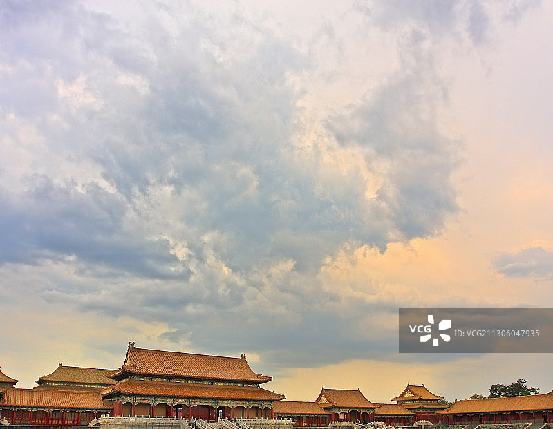 故宫里的太和门与宫殿群图片素材
