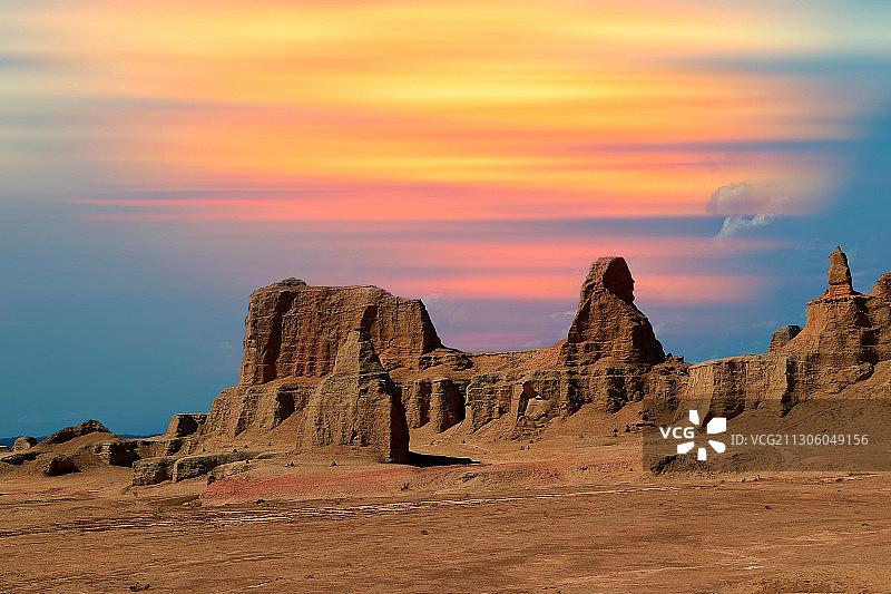 雅丹魔鬼城图片素材