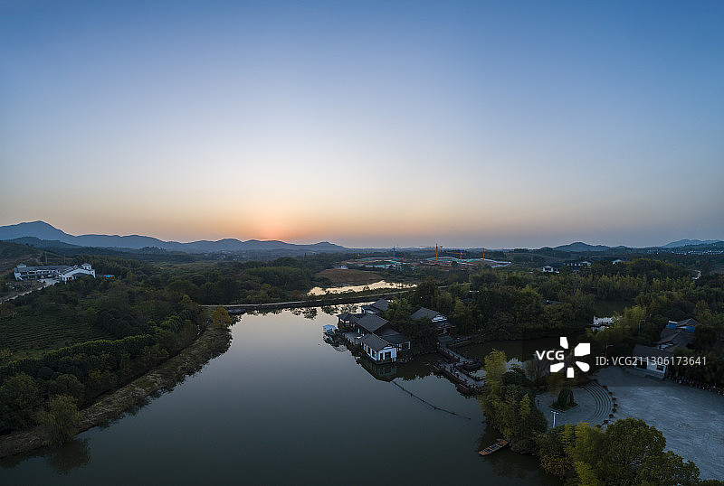 航拍中国江苏省常州市溧阳天目湖畔风光图片素材