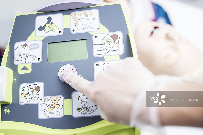 自动体外除颤器培训图片素材