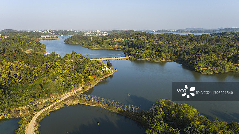 航拍中国江苏常州市溧阳市天目湖风光图片素材