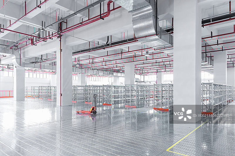 现代物流仓库内景图片素材