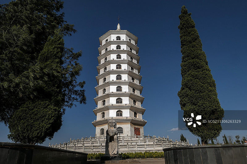云南师宗文笔塔图片素材