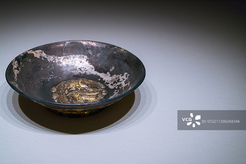 中国国家博物馆文物 金银错花纹式碗盏图片素材