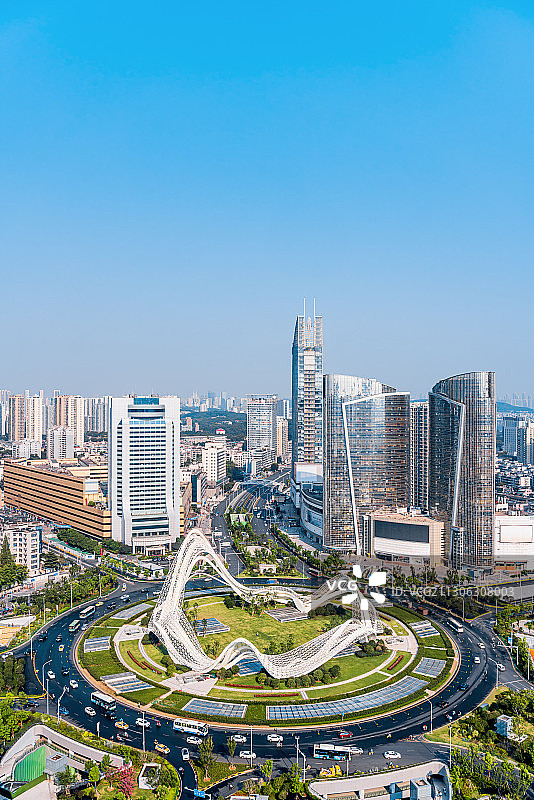 中国湖北武汉光谷城市晴天风光图片素材