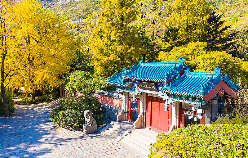 青岛崂山太清宫秋季日景图片素材