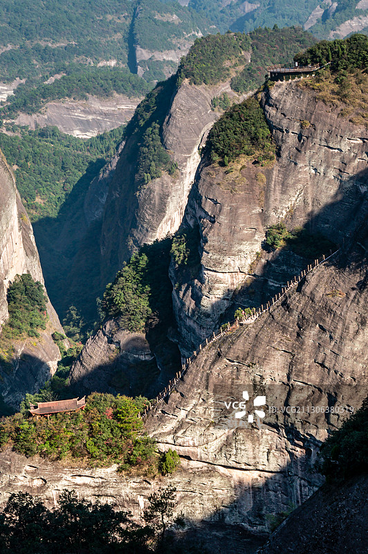 湖南崀山 / 广西八角寨山脊上的石阶图片素材