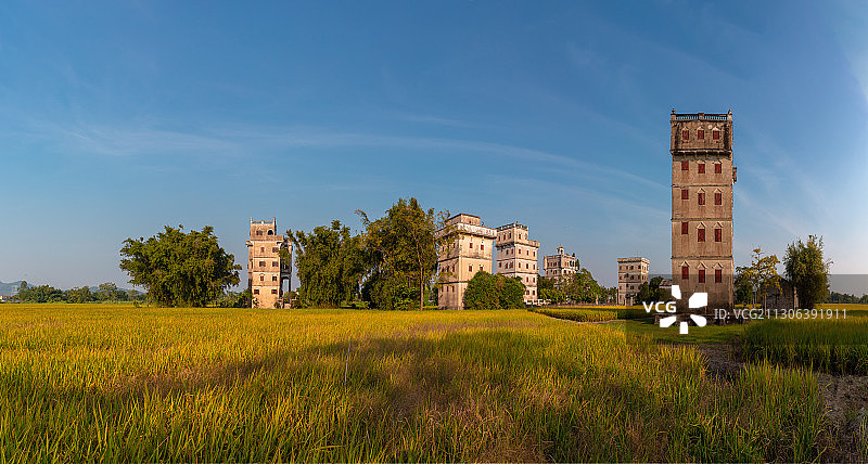 秋收时节的广东开平碉楼古村落——自力村图片素材