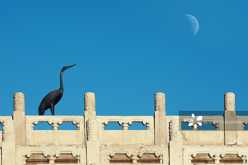 故宫里汉白玉柱与仙鹤五图片素材