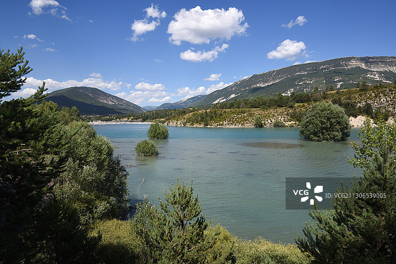 韦尔东河谷卡斯蒂隆湖，圣安德烈莱阿尔卑斯图片素材