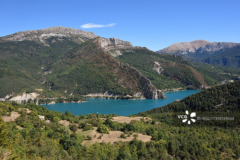 韦尔东峡谷普罗旺斯地区公园的卡斯蒂永湖景色图片素材