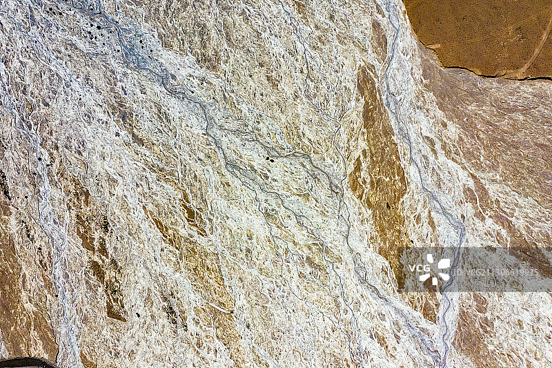 西藏日喀则地区的水冲击地貌图片素材