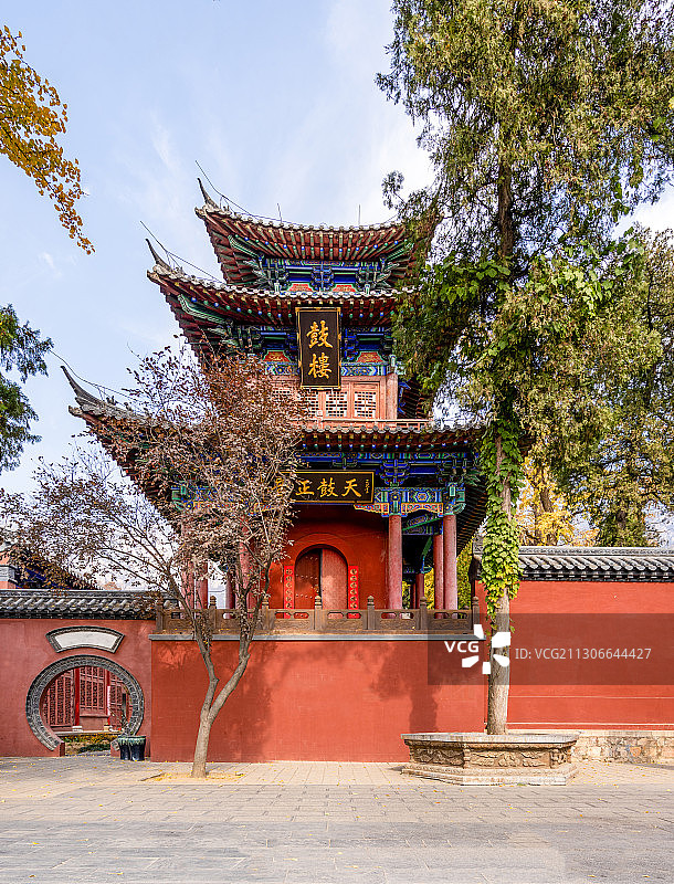 中国河南郑州登封大法王寺内的鼓楼图片素材