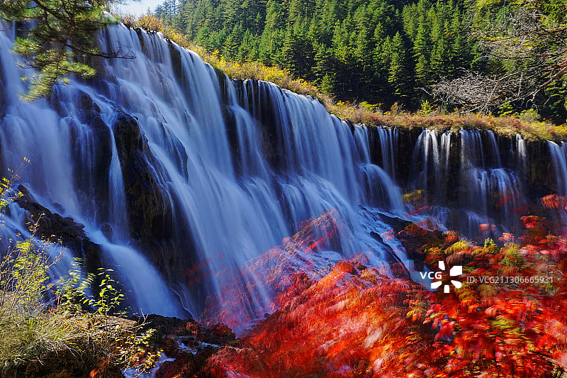 九寨沟诺日朗瀑布图片素材