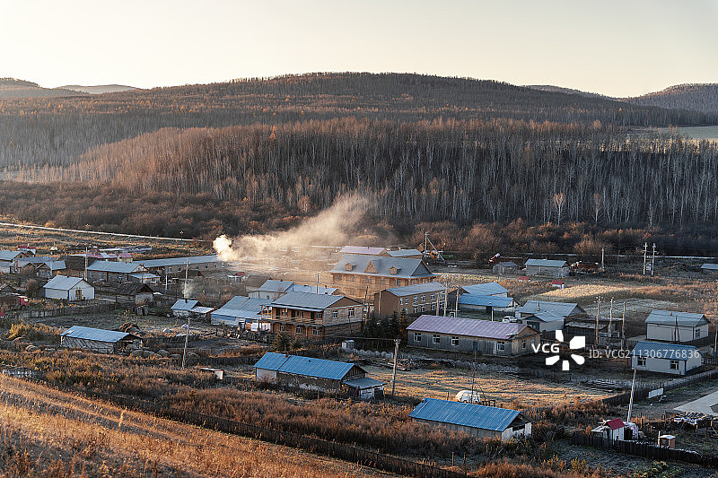 内蒙古呼伦贝尔乡村日出景观图片素材