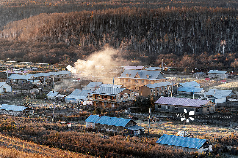内蒙古呼伦贝尔乡村日出景观图片素材