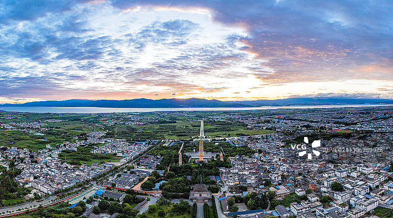 航拍云南大理古城5A旅游景点崇圣寺三塔图片素材