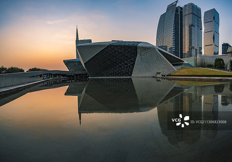 2020.11.16日落时分拍摄于广州大歌剧院图片素材