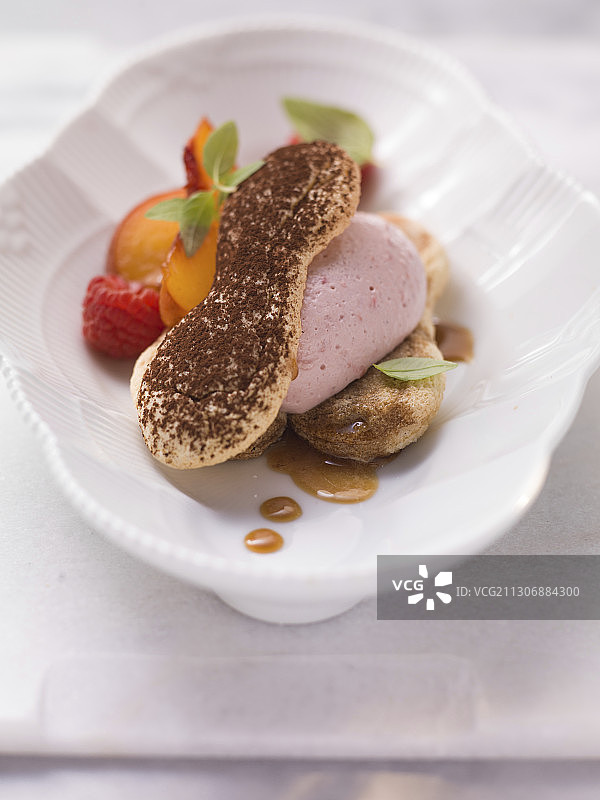 桃子梅尔巴风味提拉米苏（意大利）图片素材