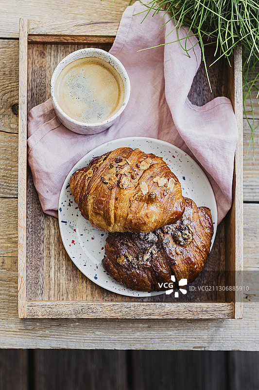 羊角面包和咖啡图片素材