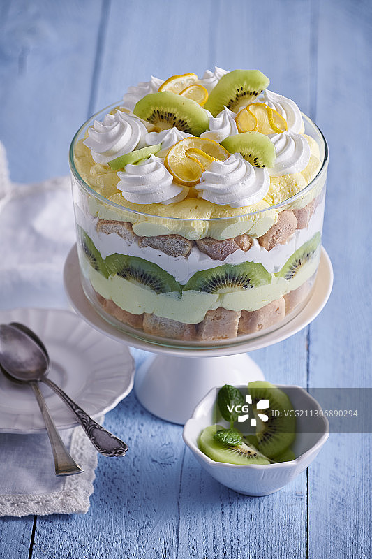 猕猴桃柠檬奶油甜点图片素材