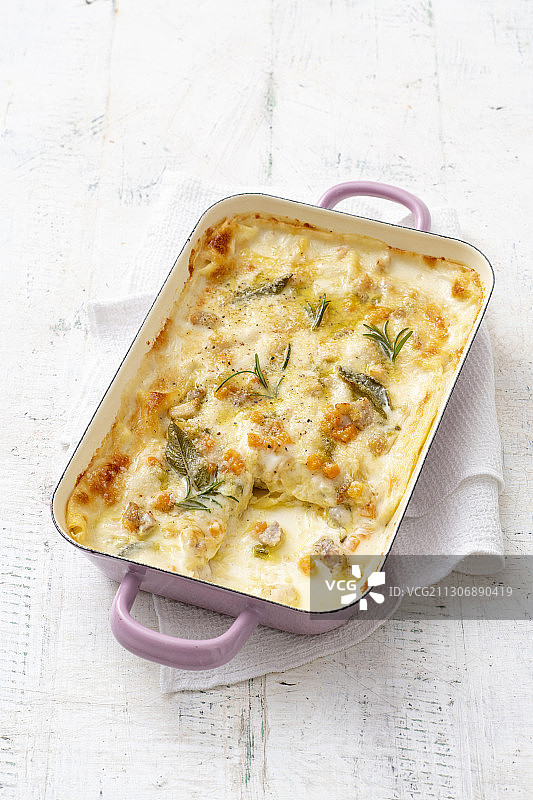 白兔肉酱千层面图片素材