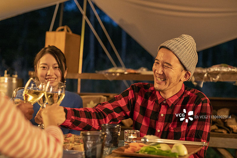 野营时的晚餐图片素材