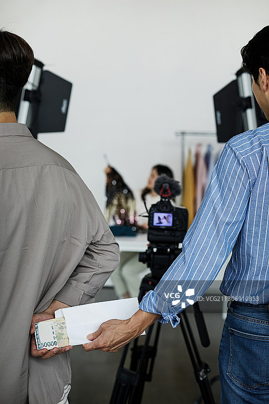 MCN、社交媒体、SNS、网红、赞助、虚假广告图片素材