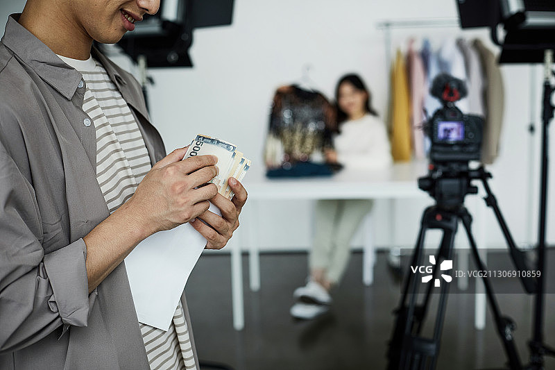 MCN、社交媒体、SNS、网红、赞助、虚假广告图片素材