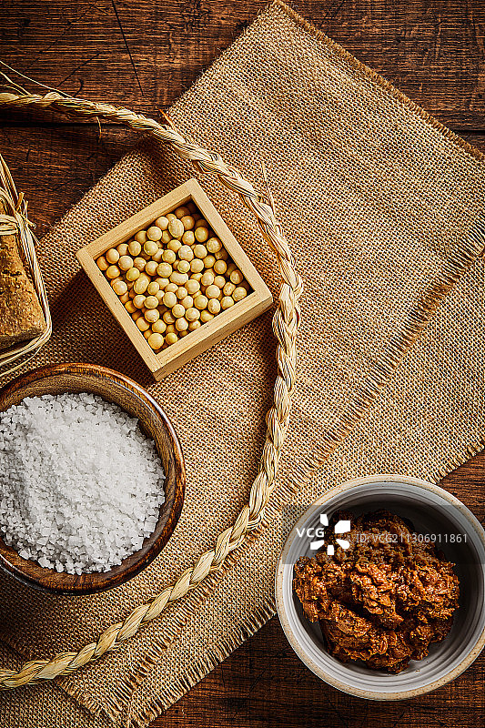 韩式大酱：韩国料理的传统发酵食品图片素材